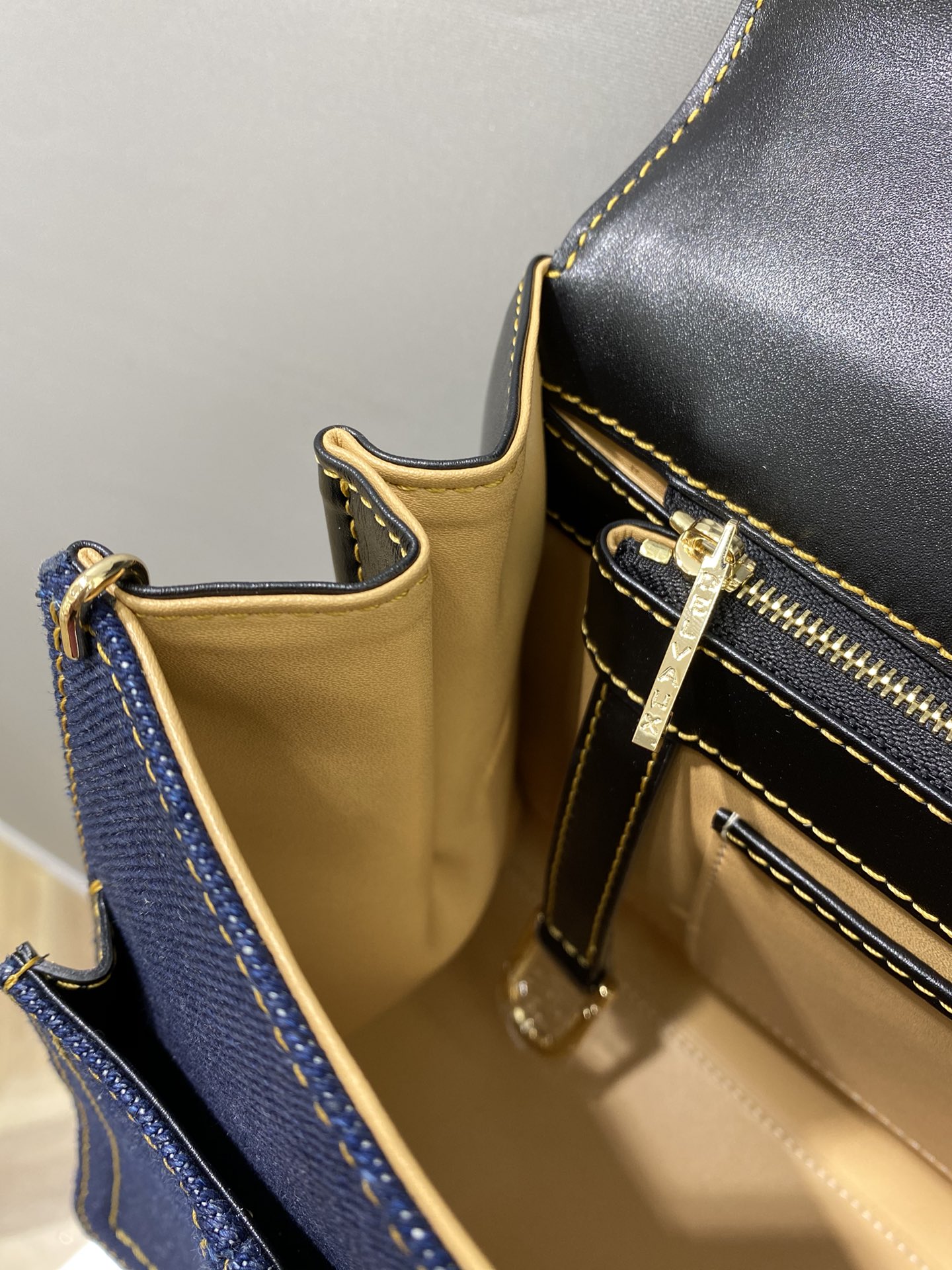 델보 브리앙 트렌치 박스백